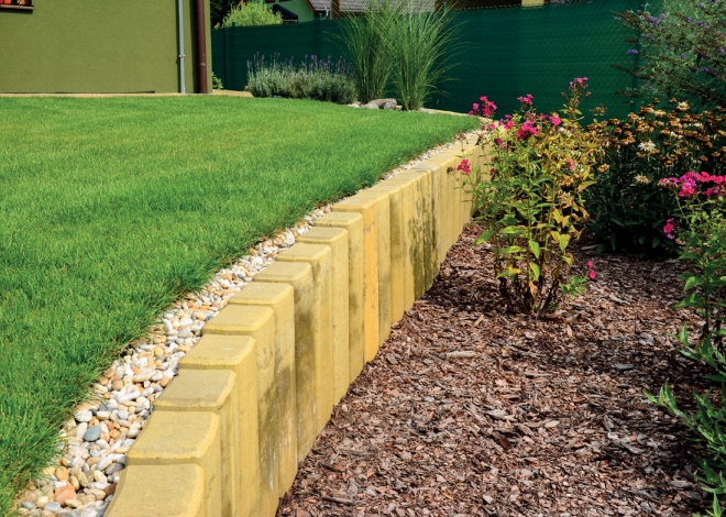 Straight Line Palisade Sandstein
